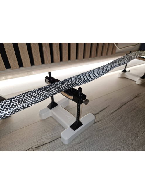 Resonance Free Cable Lifter